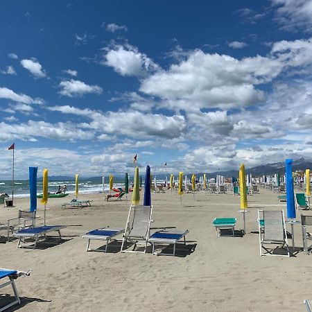 Appartamento Casa Celeste Viareggio Esterno foto