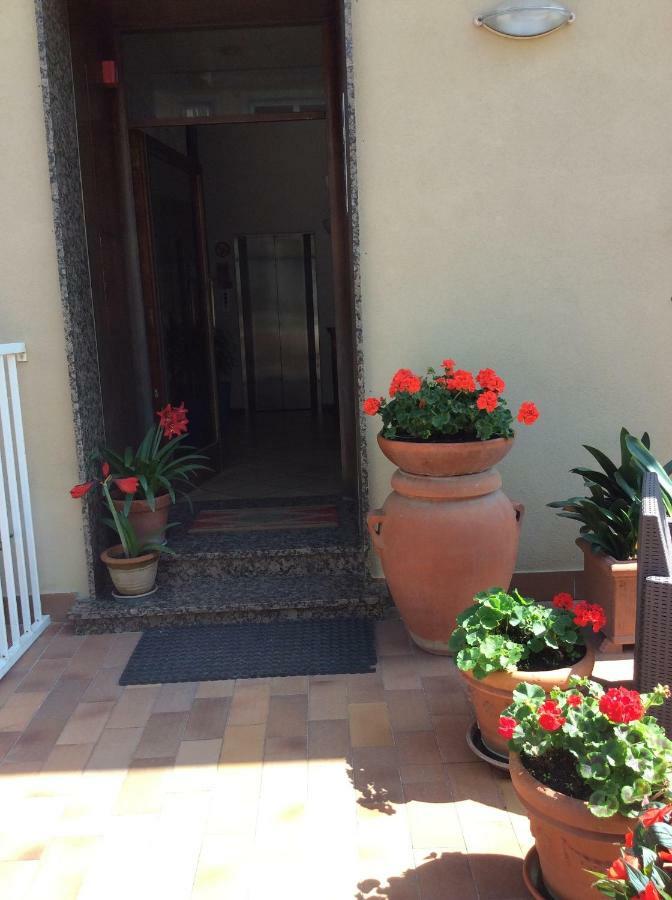 Appartamento Casa Celeste Viareggio Esterno foto